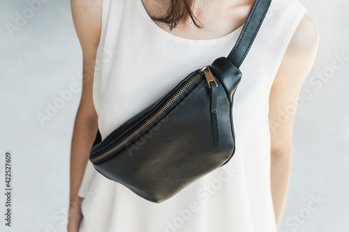Vászonkép Leather Zipper Belt Pouch, Sling Crossbody Bag Women