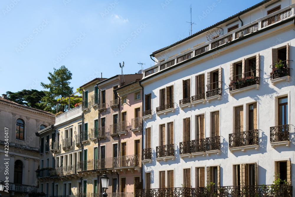 Case lungo le strade della città di Padova