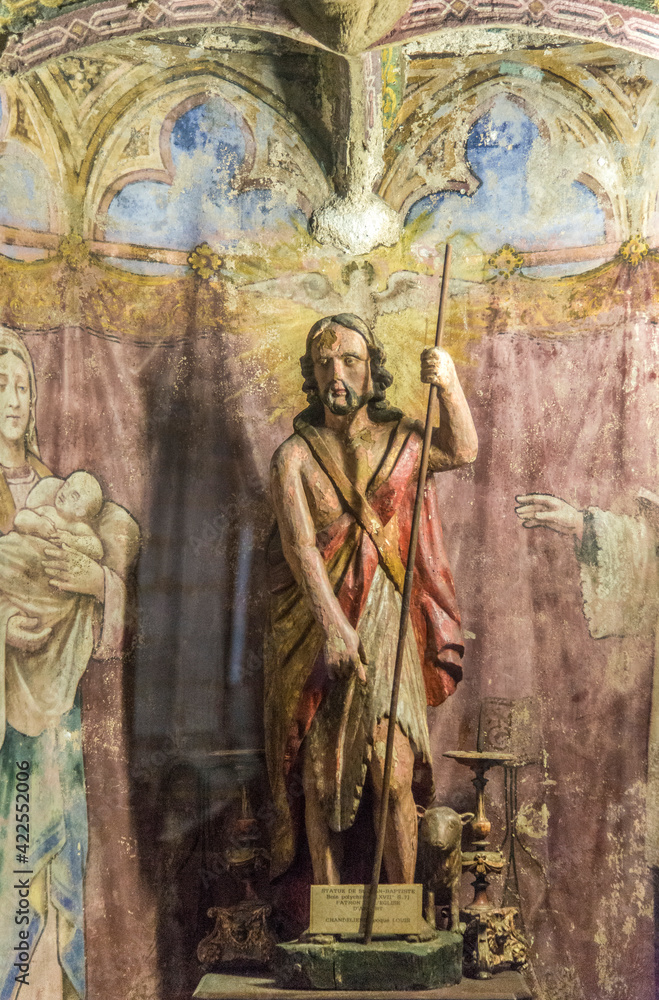 Statue de saint Jean-Baptiste dans l'église d'Ambert, Auvergne, France