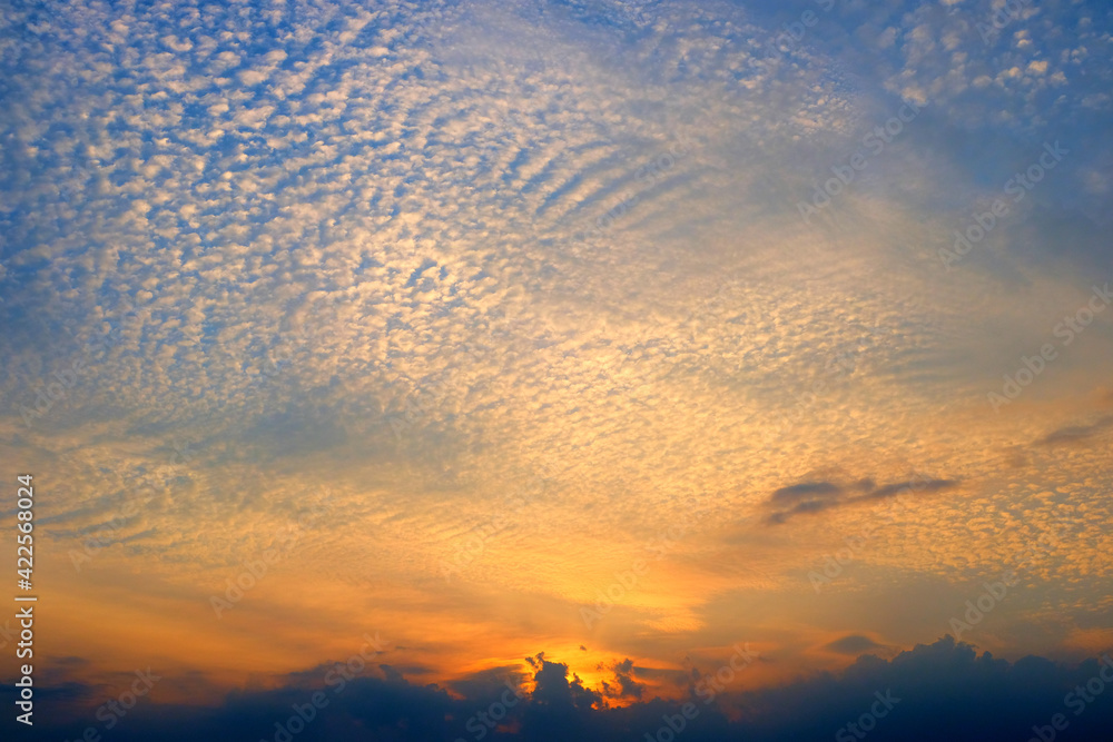 Fototapeta premium Sunset and wonderful clouds in Korea. 