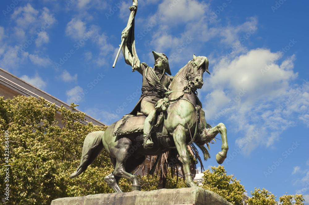 Fototapeta premium General Belgrano Statue, Plaza de Mayo, Buenos Aires, Argentina, South America
