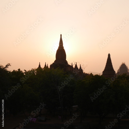 Bagan Sonnenuntergang bei den Pagoden in Myanmar