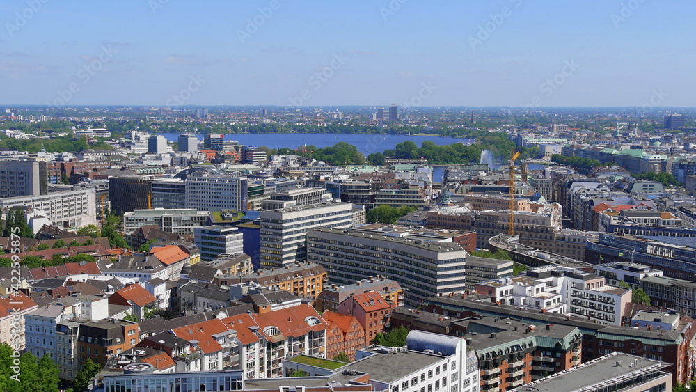 Panorama über Hamburg mit Binnenalster
