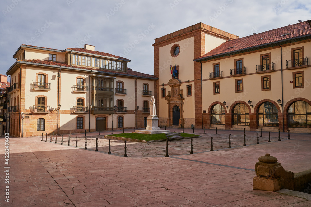 Faculty of Psychology and statue of Father Benito Jerónimo Feijoo in beautiful Plaza de Feijoo.