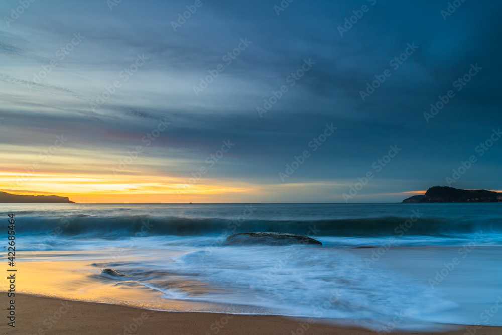 Fototapeta premium High Cloud Sunrise Seascape with Soft Shades of Colour