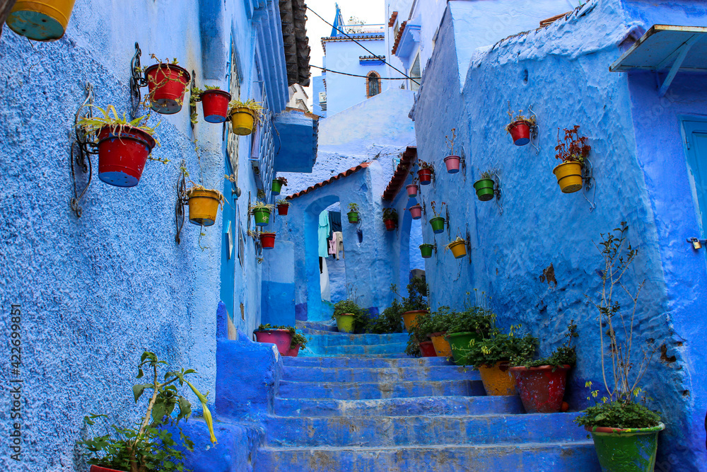Fototapeta premium Blue streets of the city of Chaouen in Morocco