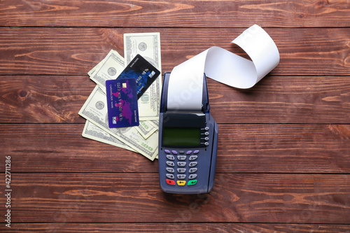 Payment terminal with credi...