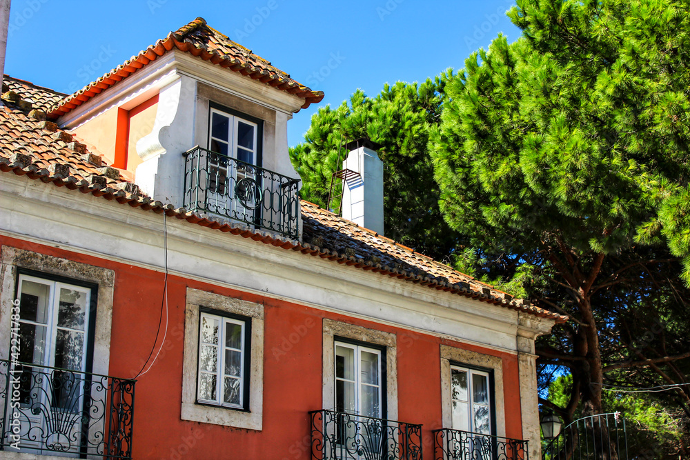 Fototapeta premium Colorful and majestic old houses in Lisbon