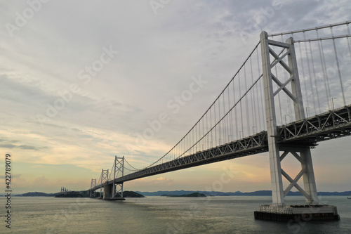 香川県坂出市 夕暮れの瀬戸大橋