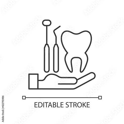 Dental insurance linear icon. Dental care. Healthy teeth. Checkups for dental disorder prevention. Thin line customizable illustration. Contour symbol. Vector isolated outline drawing. Editable stroke