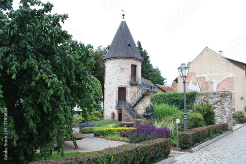 Zell am Harmersbach, Alemania. Pequeña ciudad alemana con casas medievales.