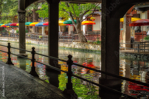 Slika na platnu San Antonio River Walk near Alamo between E Crockett St and E Commerce St in downtown San Antonio, Texas, USA