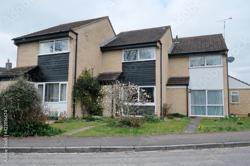 Fototapete 1960s era houses and gardens on an english residential estate