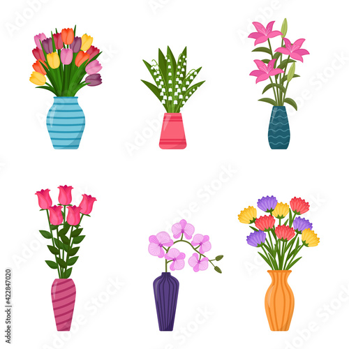 Set of vases with flowers. Collection of flower bouquets in vases, vector illustration