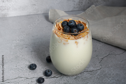 yogurt with blueberries