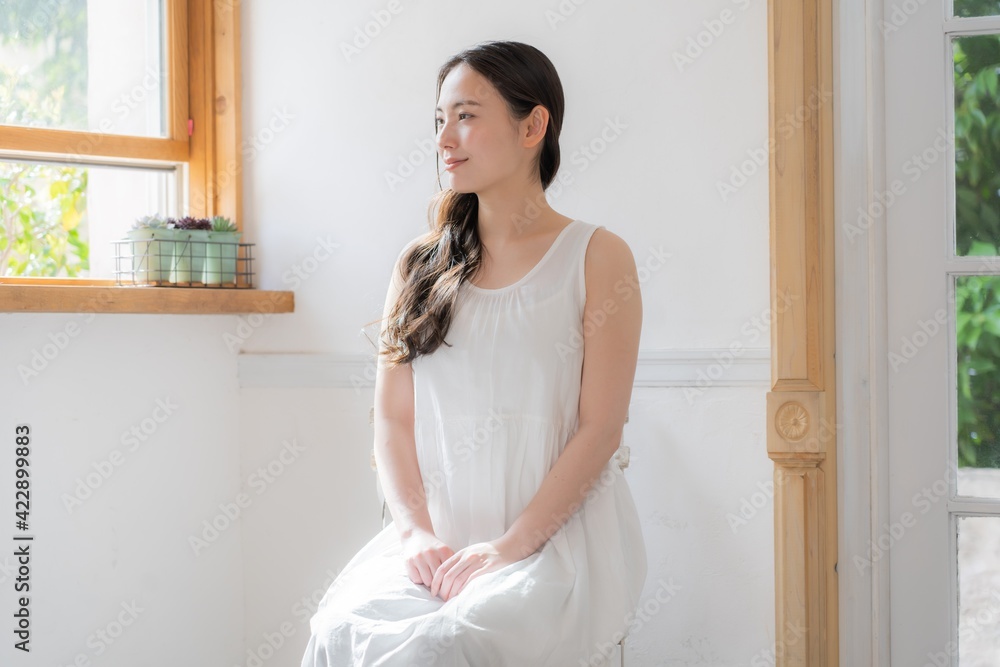 若い日本人女性　ビューティー　イメージ