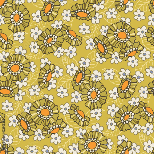 Colorful Mid Scale Hand-Drawn Floral Vector Seamless Pattern. Retro 70s Style Nostalgic Fashion Textile Bold Background. Summer Resort Print. Ditsy Daisies. Flower Power