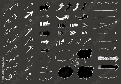 黒板に書いたチョーク風の矢印の手書きベクターイラスト素材
