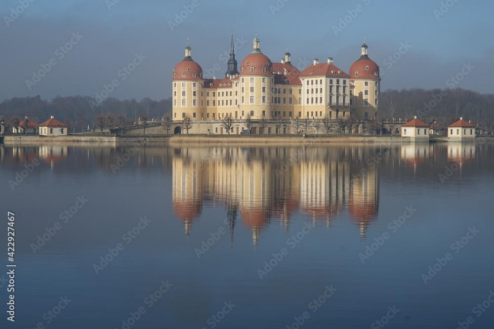 Blick zum Schloss Moritzburg in Sachsen Blick zum Schloss Moritzburg in Sachsen