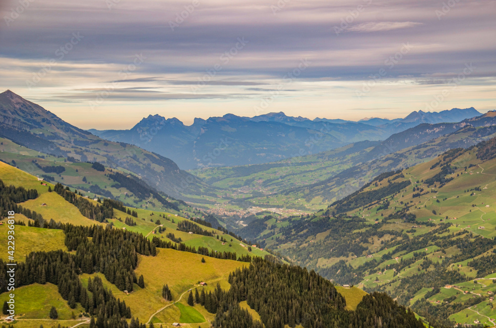 Bergpanorama oberhalb von Adelboden im Berner Oberland