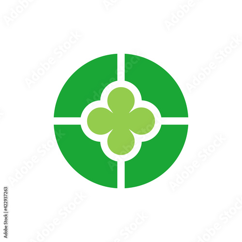 Shamrock icon design, clover leaf logo template - Vector