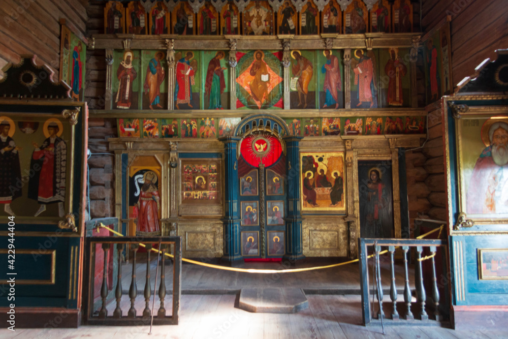 Obraz premium inside a large arched cathedral