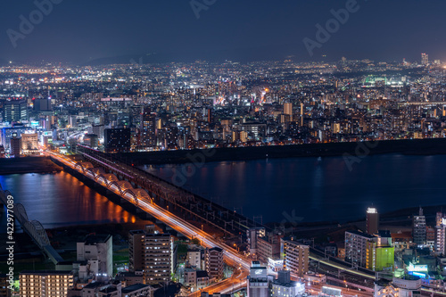[大阪府]大阪中心部の夜景（梅田スカイビル） © 宏樹 林