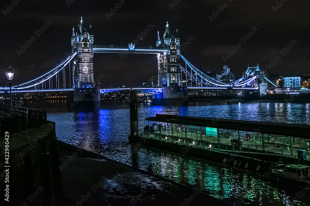 Obraz premium Famous London Tower Bridge at night. London, England, Great Britain.