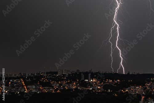 Raios na cidade  de Campinas - A natureza mostrando sua  força
