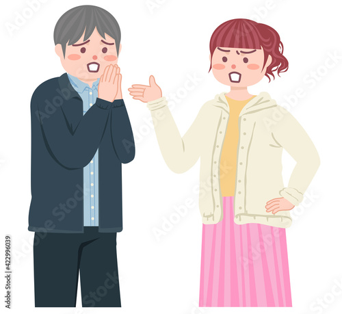 彼女に怒られて謝っている彼氏