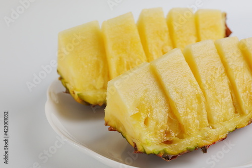 芯まで食べられる台湾パイナップル