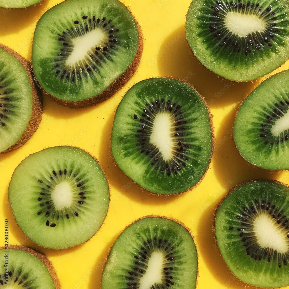 Fototapeta premium kiwi fruit background