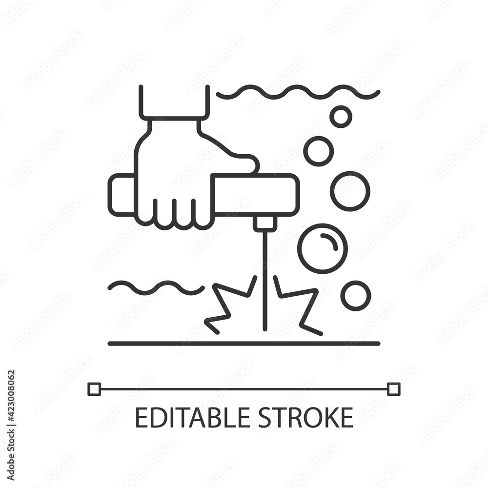 Underwater welding linear icon. Offshore oil drilling. Oil rigs, ships maintenance. Welder-diver. Thin line customizable illustration. Contour symbol. Vector isolated outline drawing. Editable stroke