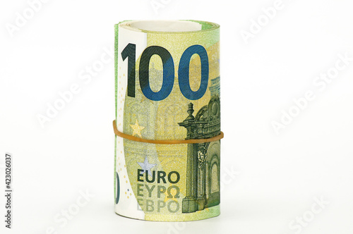100 Euro Geldscheine in einer Rolle