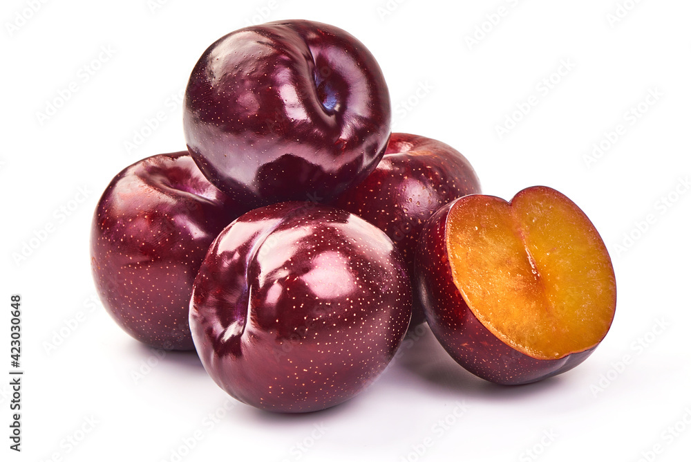 Obraz premium Red plums, isolated on white background