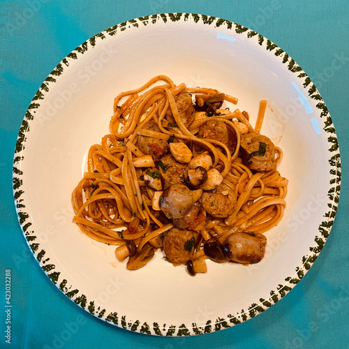 Pasta Salsiccia e funghi photo