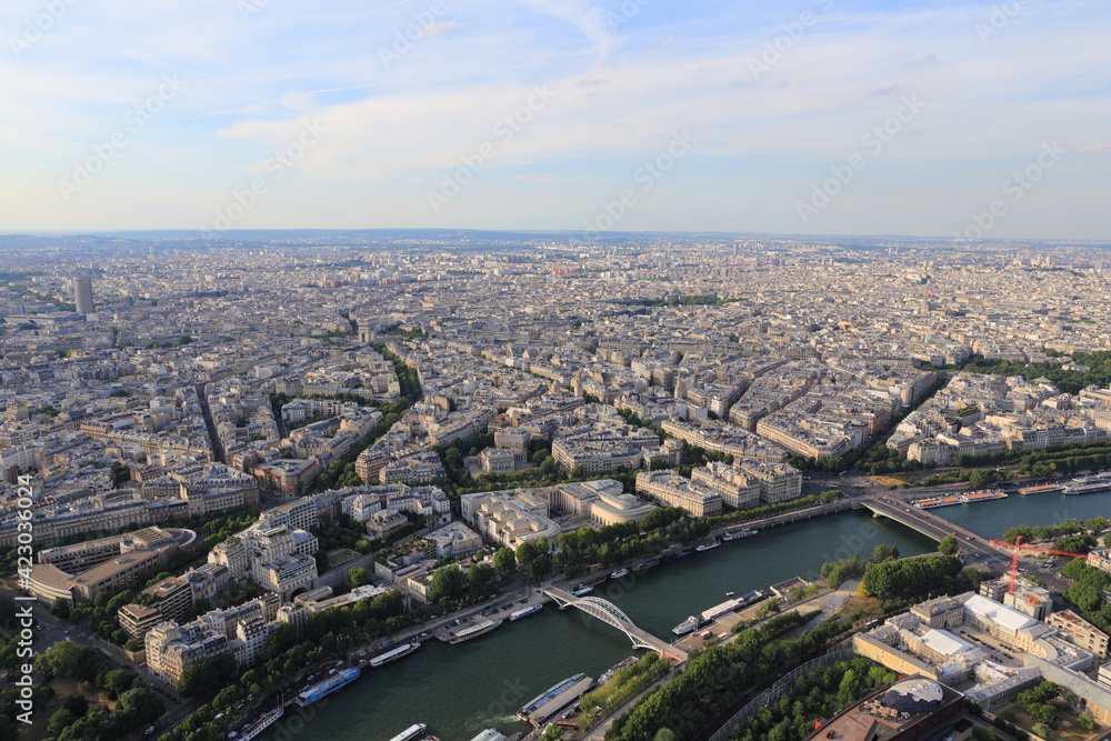 Vue de Paris du troisième étage de la tour Eiffel