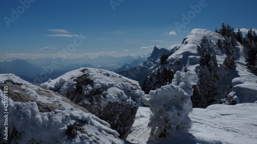 Wallpaper Mural Massif du Vercors en hiver Torontodigital.ca