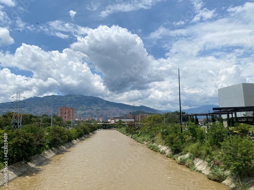 Medellin parques del rio