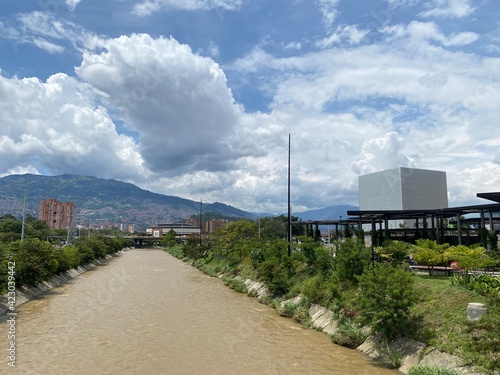 Medellin parques del rio