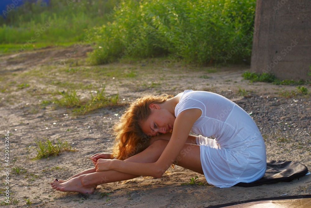 Fototapeta premium Attractive woman on beach
