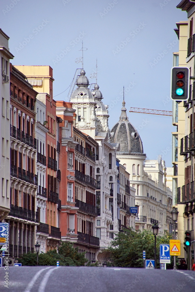 The traditional architectures of Calle Mayor