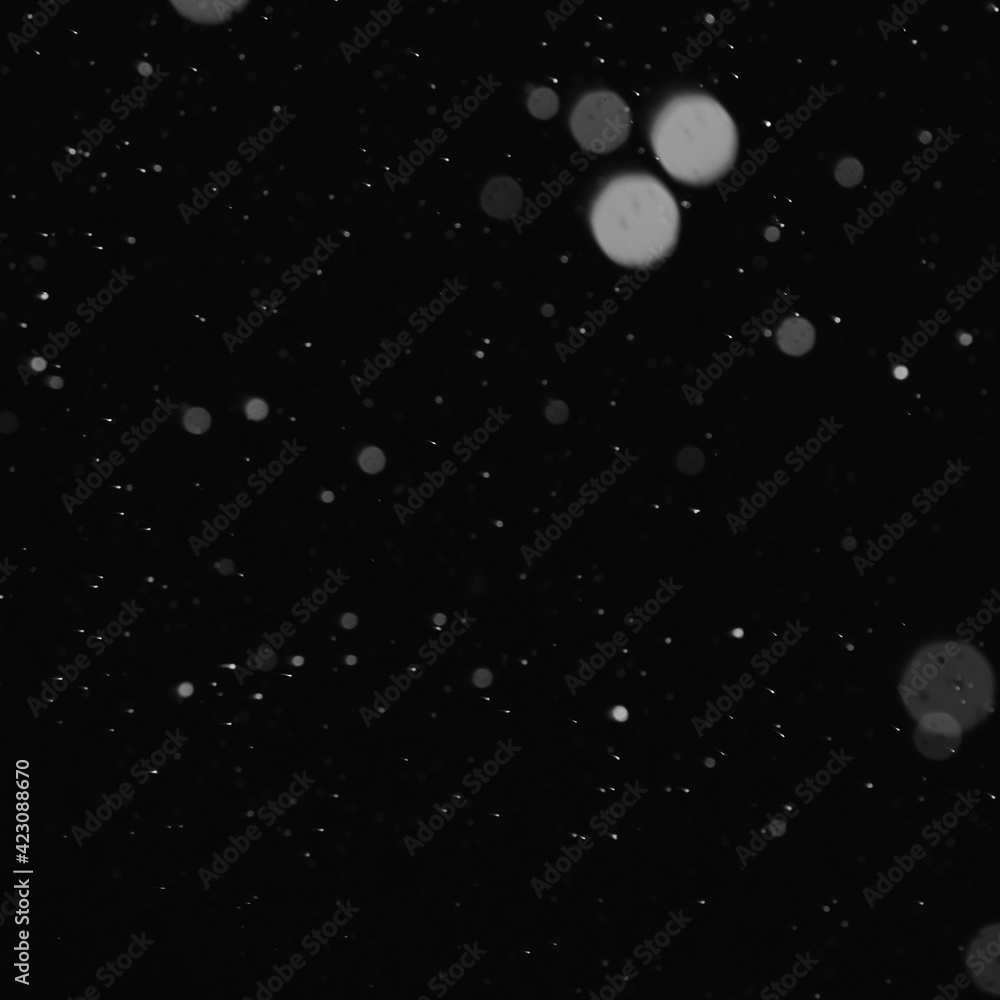 Small snow fell at night. Small snow fell at night.