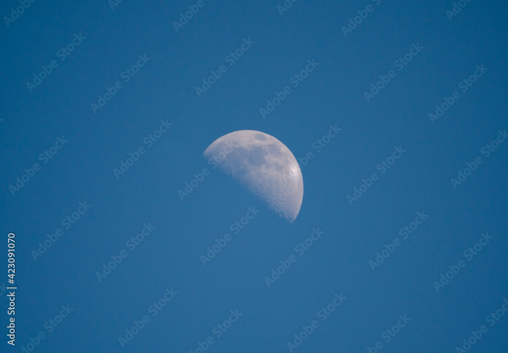 Daytime moon Daytime moon