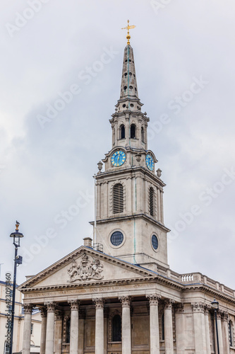 English and Chinese Anglican Church of Saint-Martin-in-the-Fields, Trafalgar Square in the City of Westminster, London, UK. Church was constructed to a Neoclassical design in 1724.