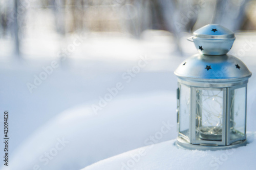 lantern in the snow © Inhel