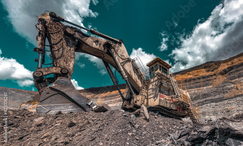 excavator, construction, machine, equipment, digger, industry, bulldozer, machinery, site, dig, building, earth, heavy, excavation, backhoe, yellow, vehicle, tractor, shovel, soil, work, industrial, s photo