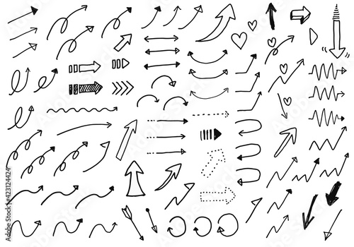 たくさんの種類の矢印のペンの手書きのベクターイラスト