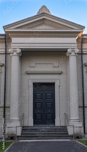 entrance of a building, fibonacci, golden triangle, golden ratio, greek architecture, classic ratio, golden rectangle, portico, Warooka town hall