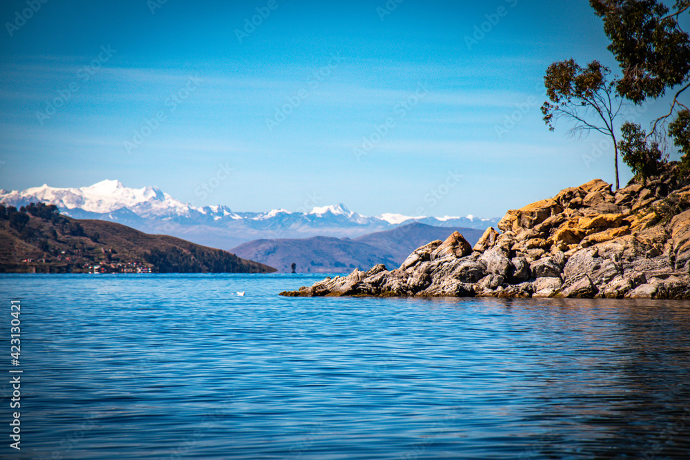 Ταπετσαρία lake titicaca with andes in background, bolivian side, bolivia, peru